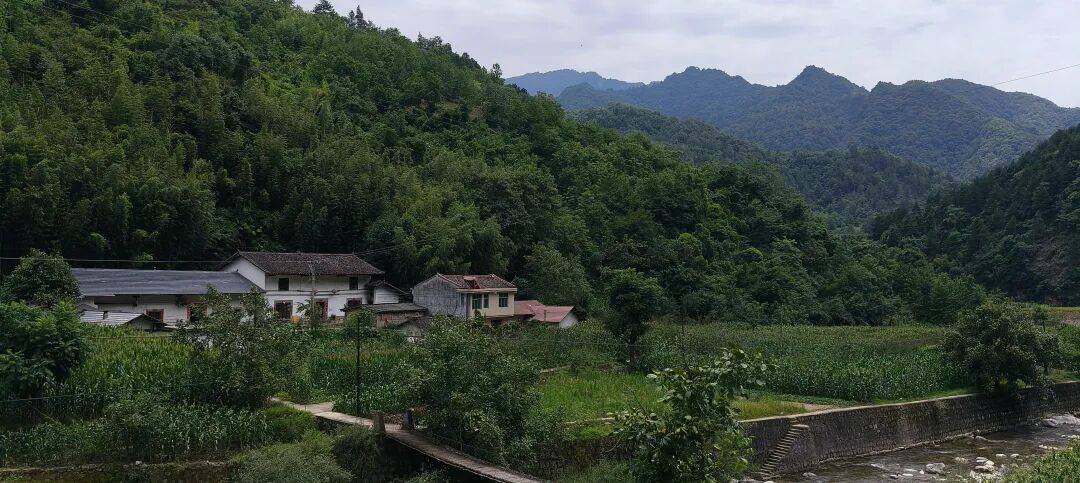 四川到山西摩旅游记三   今天骑不动道，风景太美