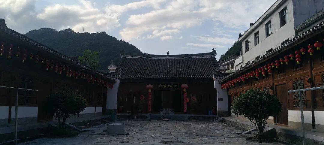 四川到山西摩旅游记三   今天骑不动道，风景太美