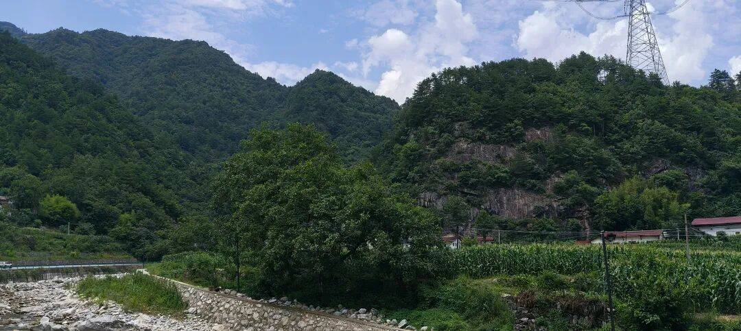 四川到山西摩旅游记三   今天骑不动道，风景太美