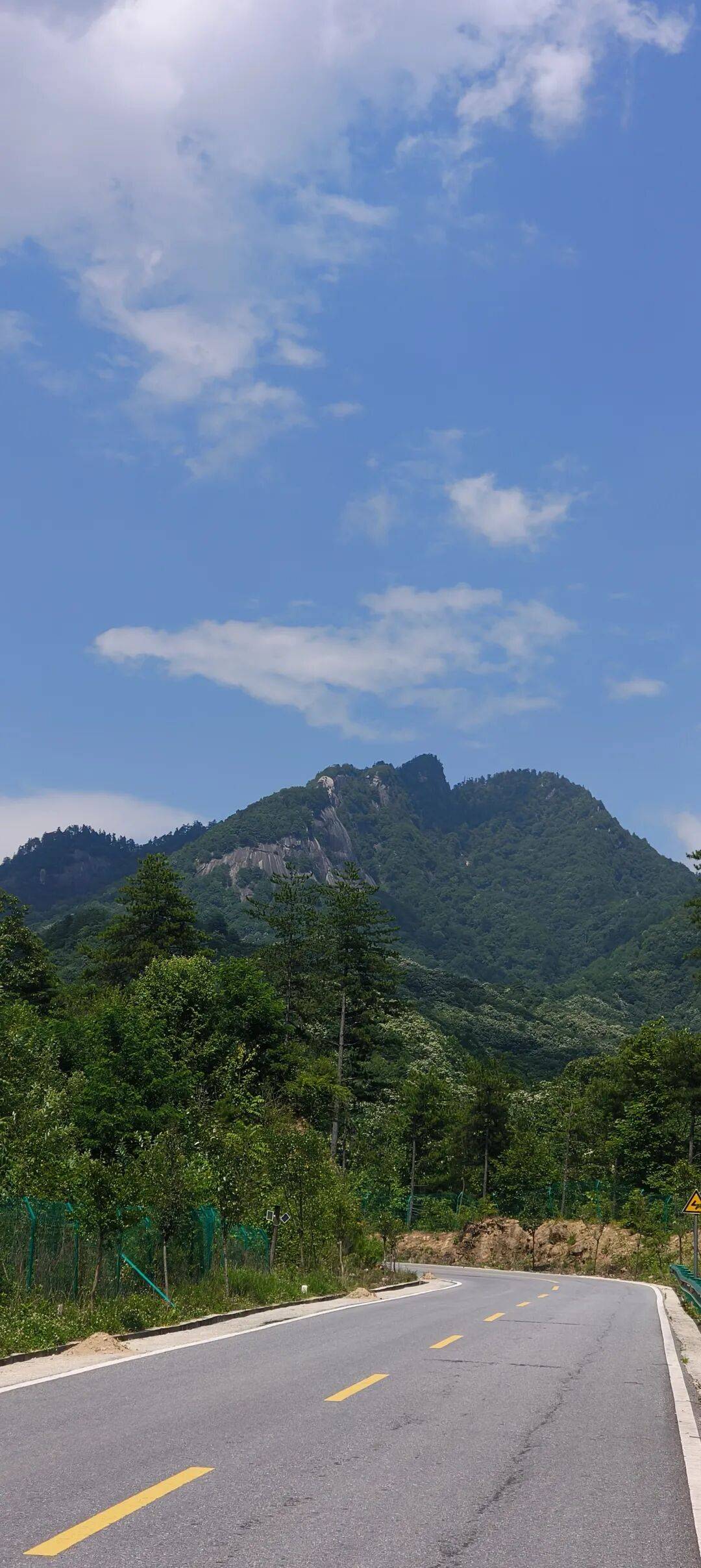 四川到山西摩旅游记三   今天骑不动道，风景太美