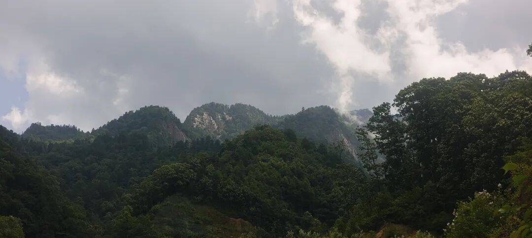 四川到山西摩旅游记三   今天骑不动道，风景太美