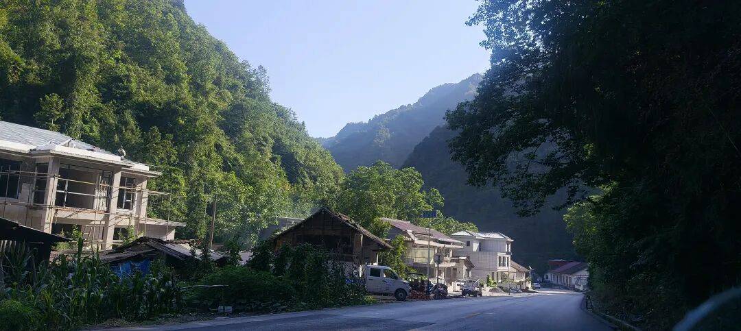 四川到山西摩旅游记二 访古汉源,翻镇巴山,夜宿石泉 四川到山西摩旅游记二 访古汉源,翻镇巴山,夜宿石泉