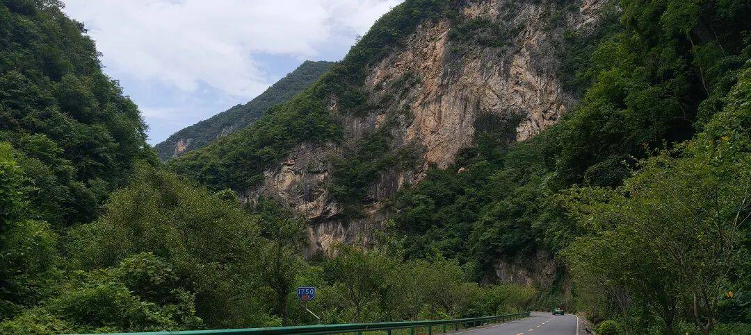 四川到山西摩旅游记三   今天骑不动道，风景太美