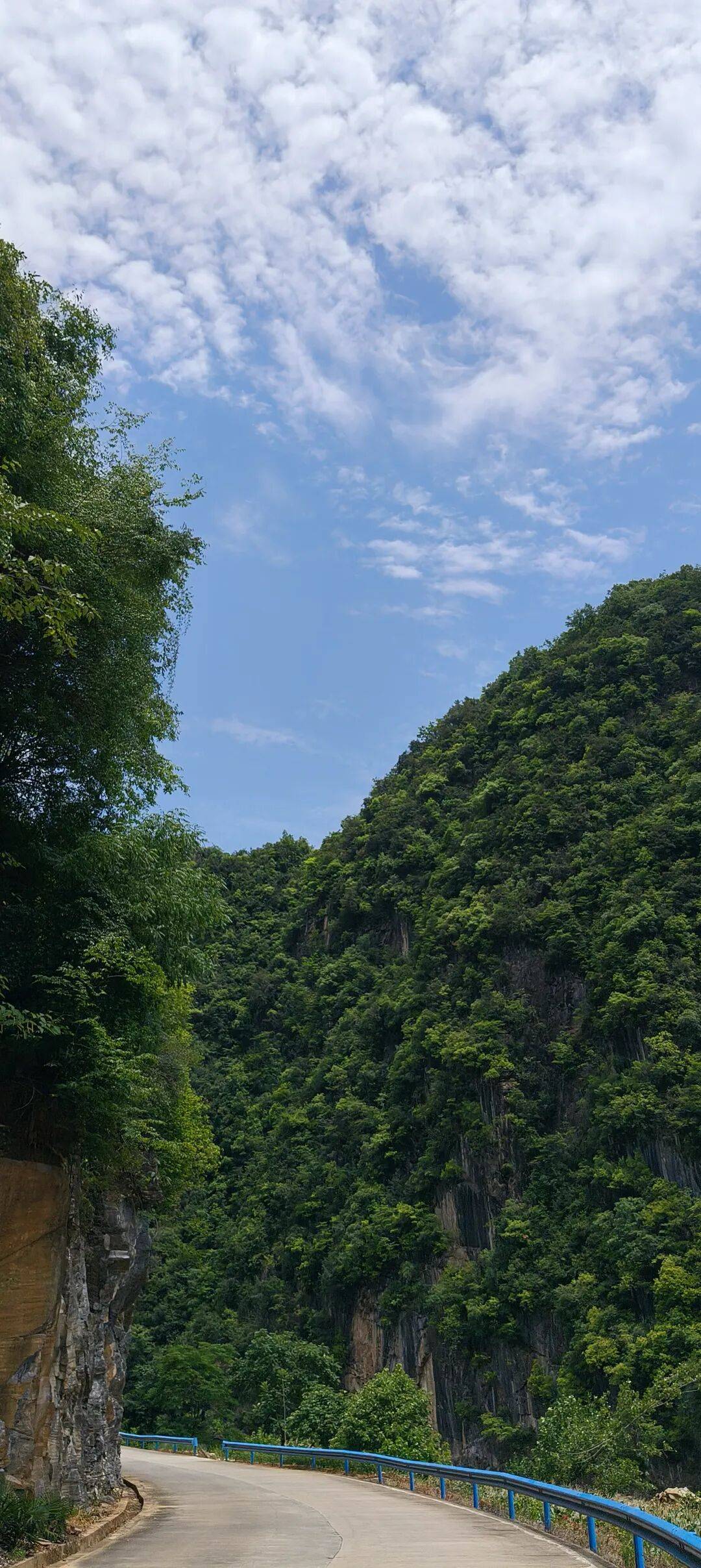 四川到山西摩旅游记三   今天骑不动道，风景太美