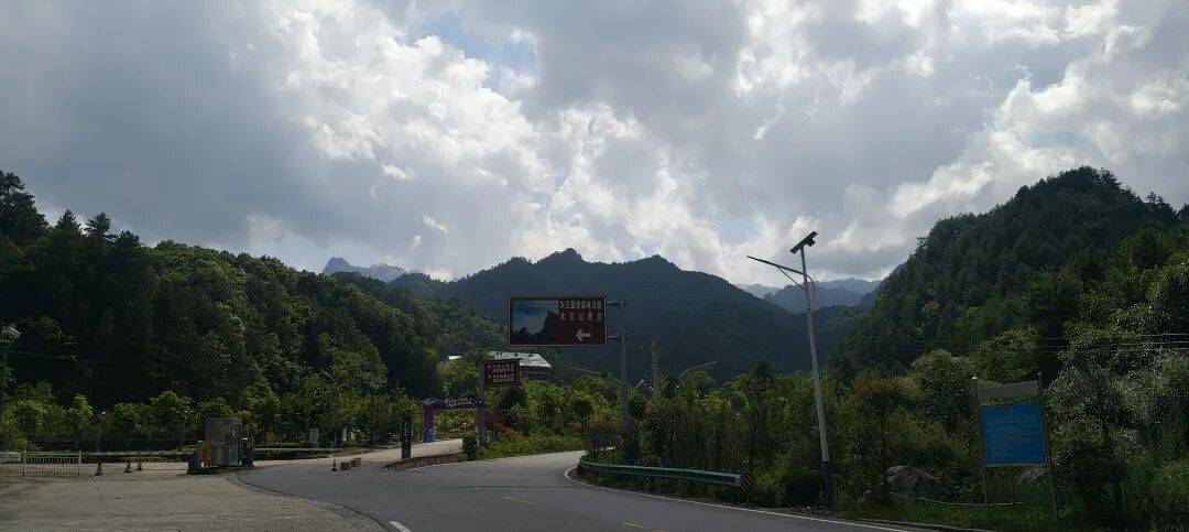 四川到山西摩旅游记三   今天骑不动道，风景太美