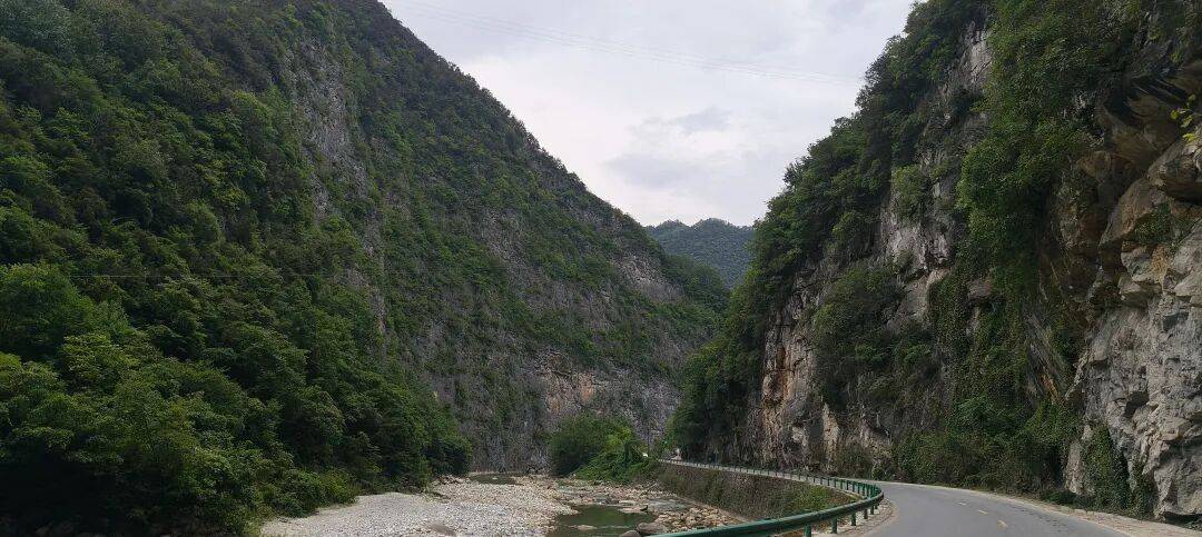四川到山西摩旅游记三   今天骑不动道，风景太美