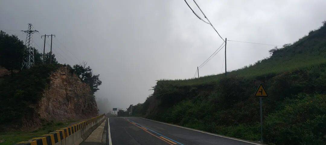 千里单骑走秦晋之十六 旷野、雨天、狂风、大雾、海拔 1500+,最孤独的盘山公路 千里单骑走秦晋之十六 旷野、雨天、狂风、大雾、海拔 1500+,最孤独的盘山公路