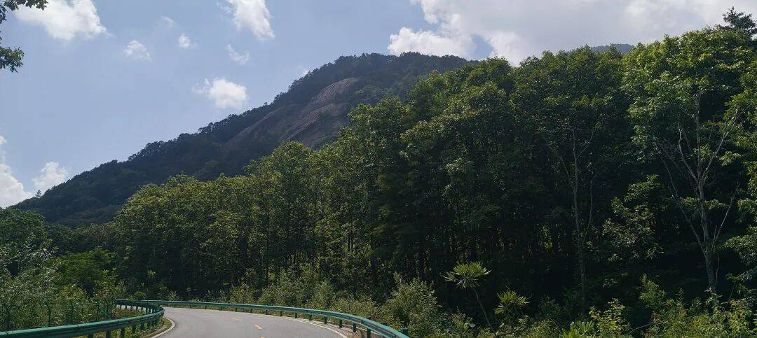 四川到山西摩旅游记三   今天骑不动道，风景太美