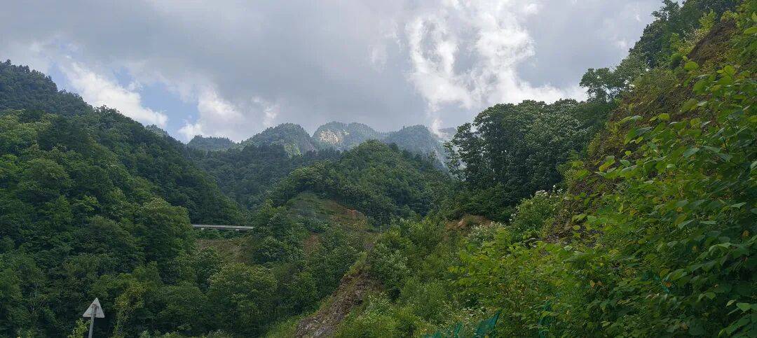 四川到山西摩旅游记三   今天骑不动道，风景太美