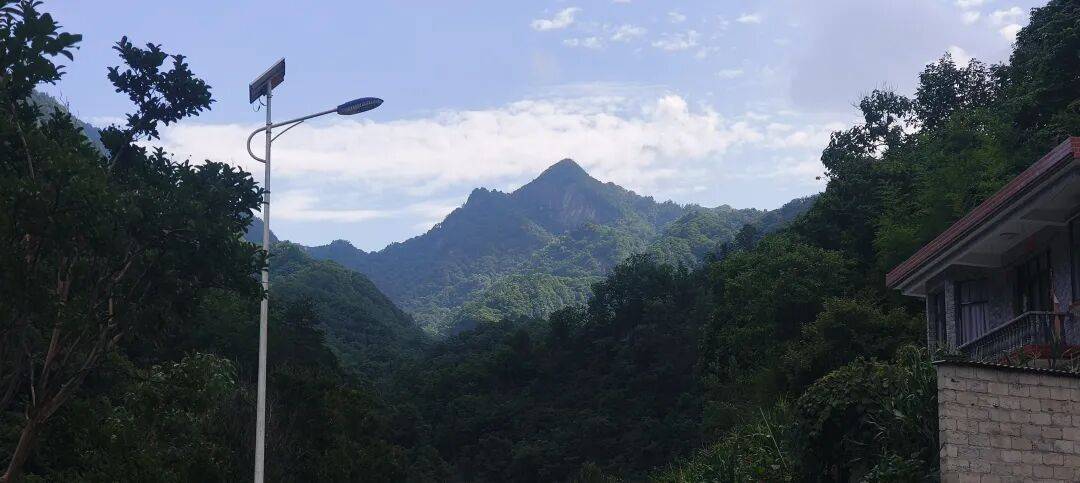 四川到山西摩旅游记三   今天骑不动道，风景太美