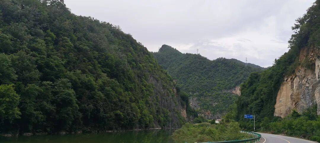 四川到山西摩旅游记三   今天骑不动道，风景太美