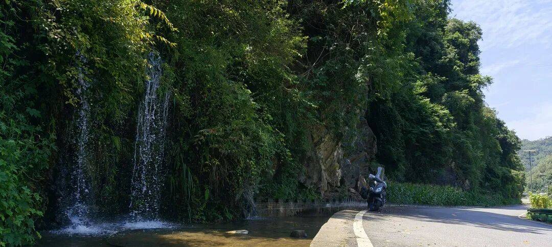 四川到山西摩旅游记三   今天骑不动道，风景太美