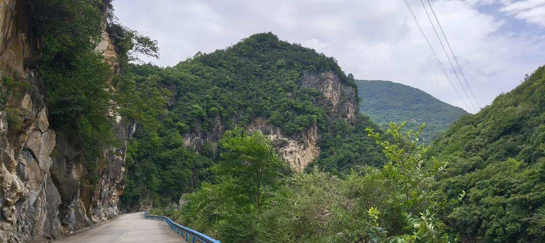 四川到山西摩旅游记三   今天骑不动道，风景太美