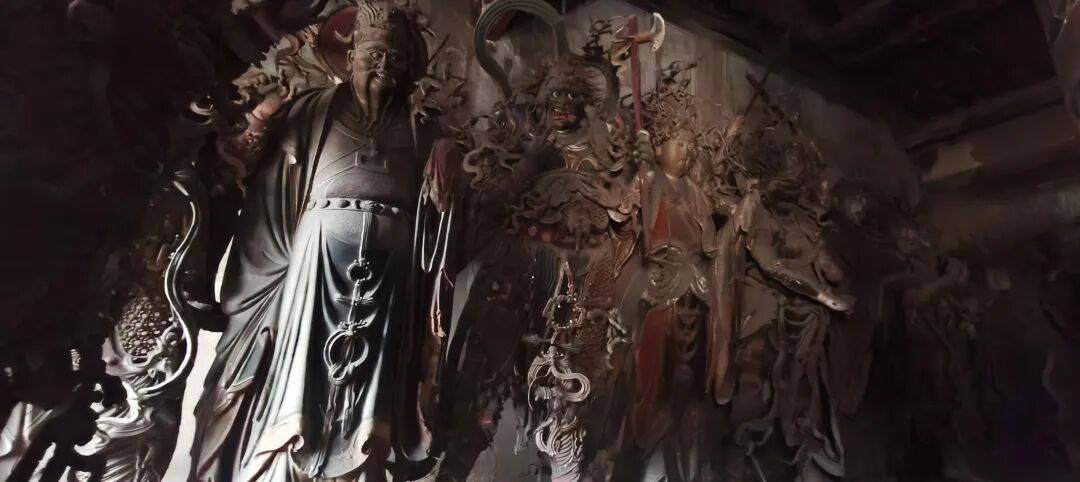 千里单骑走秦晋之二十四    在高平，冒雨游铁佛寺，躲进博物馆