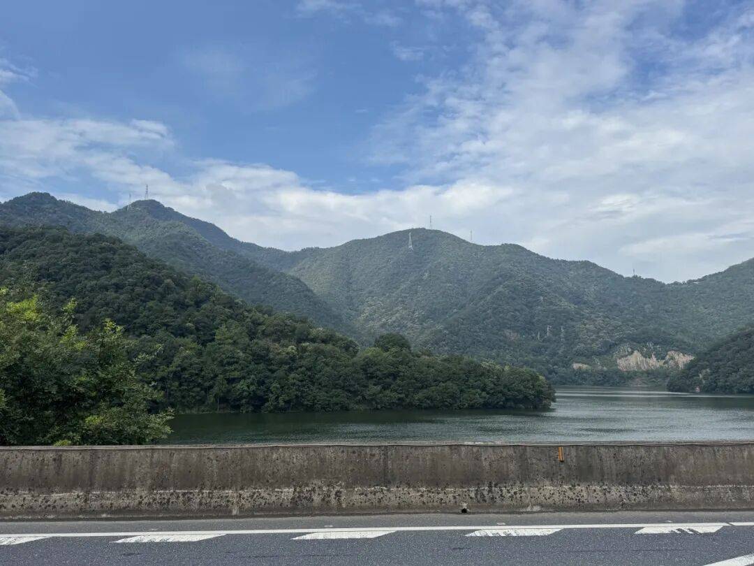 繁忙工作之余，来一次摩旅放松！
