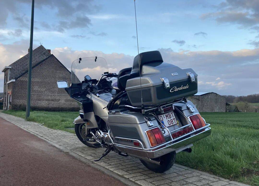 80 年代豪华旅行车的缠斗（下）
