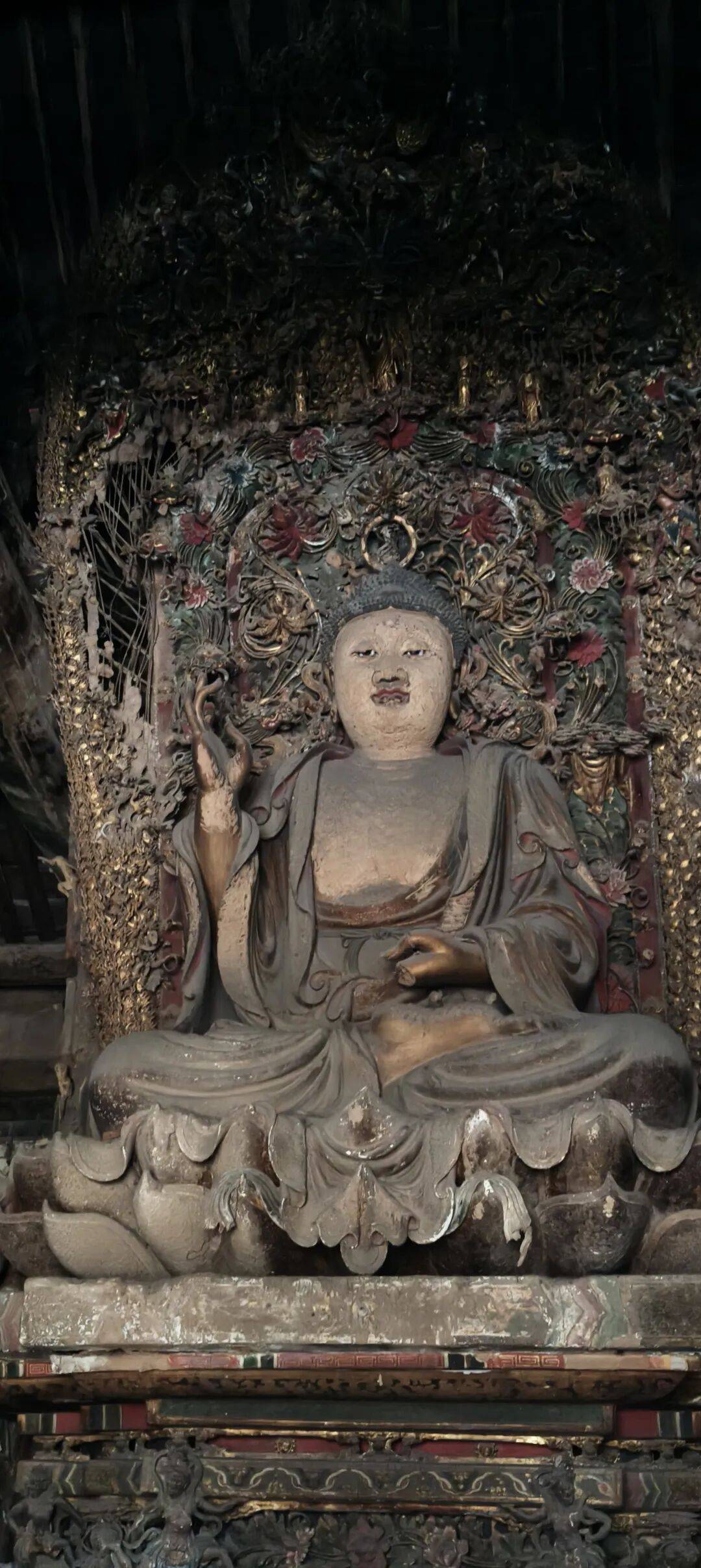 千里单骑走秦晋之二十四    在高平，冒雨游铁佛寺，躲进博物馆