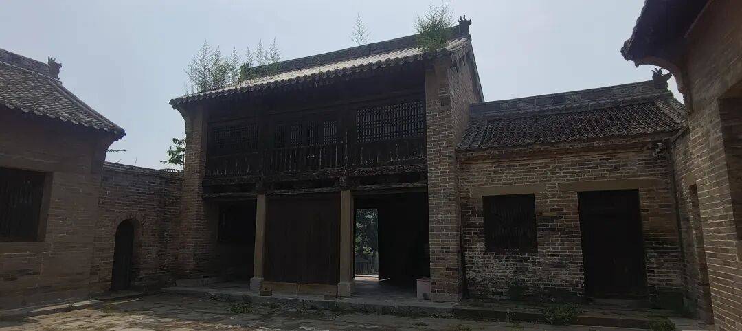 千里单骑走秦晋之二十九：王报二郎庙的金代戏台、骷髅庙吊古，在高庙山石窟待了一个下午