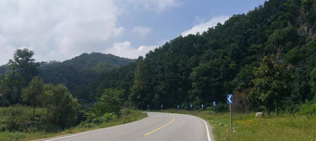 千里单骑走秦晋之三十五：从河南卢氏县到陕西山阳县，遇见五里川绝美丹崖仙境