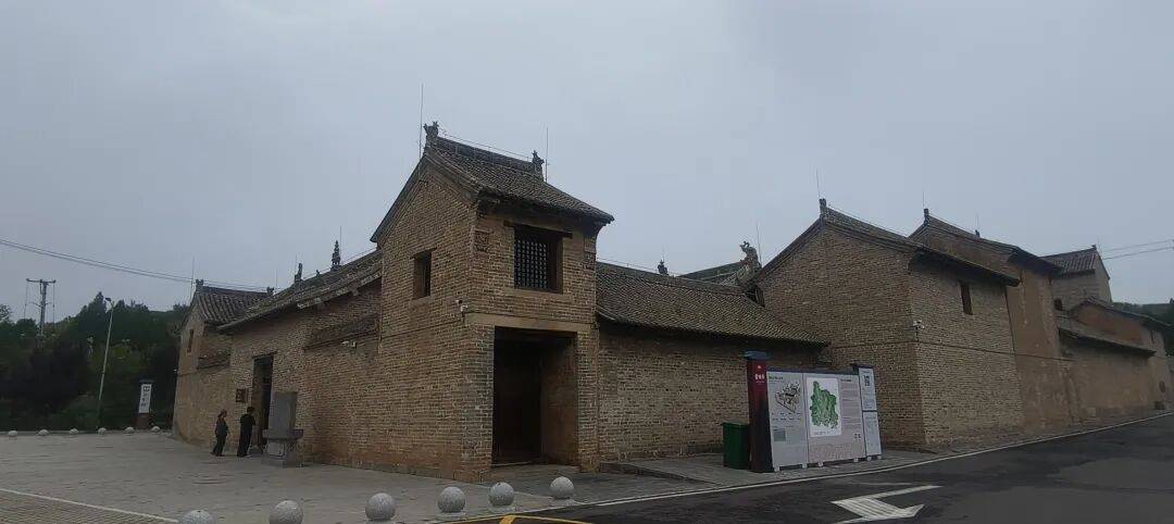 千里单骑走秦晋之三十：在高平崇明寺，遇上最早的宋代建筑，淋了一场大雨去冶底，看到活着的冶底岱庙