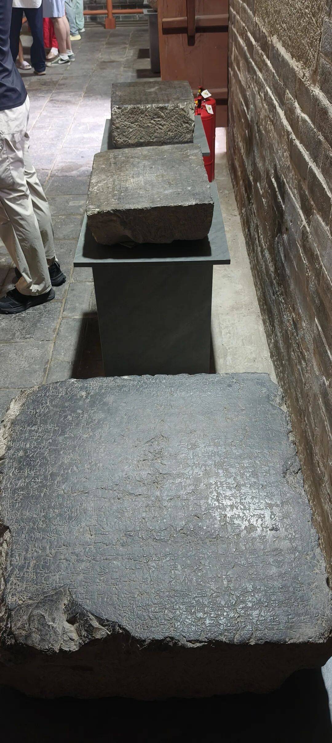 千里单骑走秦晋之二十八    上午见到大殿里的宋代开化寺壁画，下午遇到仙翁庙巨型明代壁画，晚上露宿山西古村