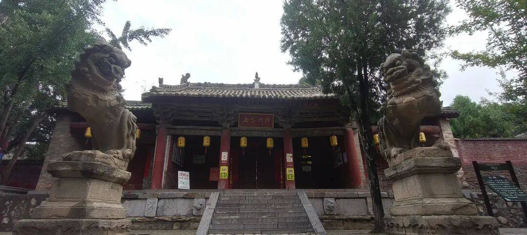 千里单骑走秦晋之三十：在高平崇明寺，遇上最早的宋代建筑，淋了一场大雨去冶底，看到活着的冶底岱庙