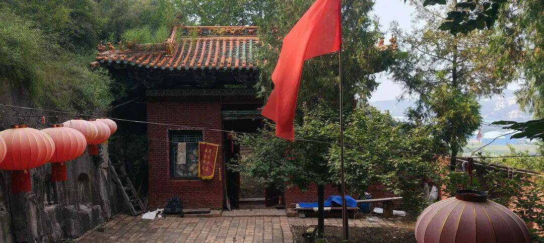 千里单骑走秦晋之二十九：王报二郎庙的金代戏台、骷髅庙吊古，在高庙山石窟待了一个下午