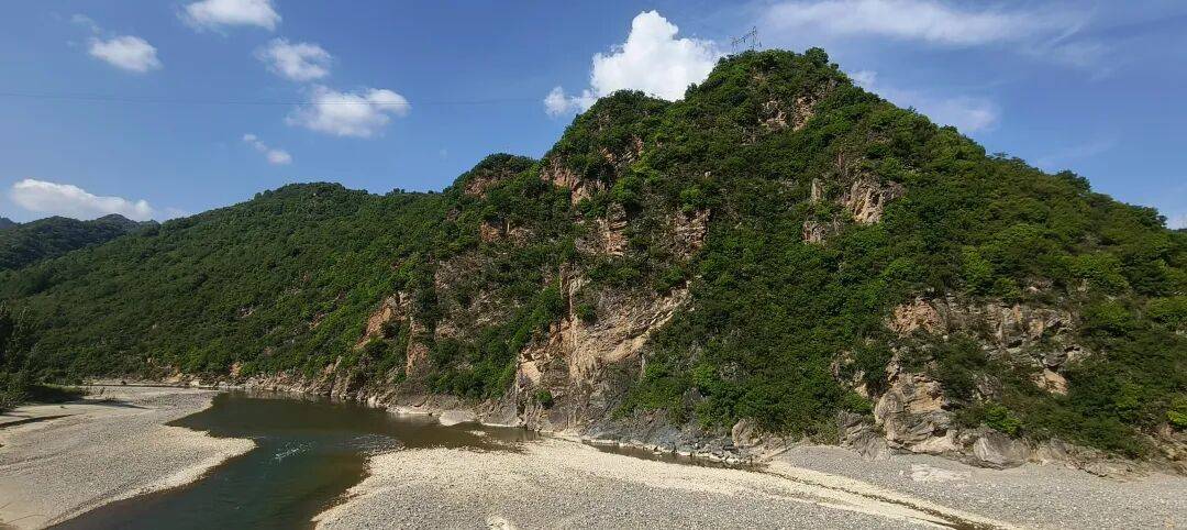 千里单骑走秦晋之三十五：从河南卢氏县到陕西山阳县，遇见五里川绝美丹崖仙境