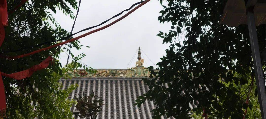 千里单骑走秦晋之二十四    在高平，冒雨游铁佛寺，躲进博物馆