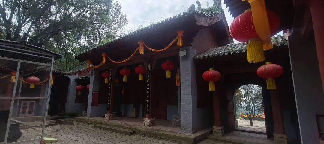 千里单骑走秦晋之二十六   在高平，有一座深山石窟秘境