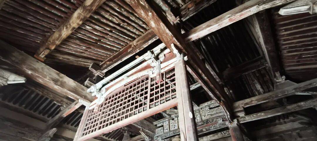 千里单骑走秦晋之二十八    上午见到大殿里的宋代开化寺壁画，下午遇到仙翁庙巨型明代壁画，晚上露宿山西古村