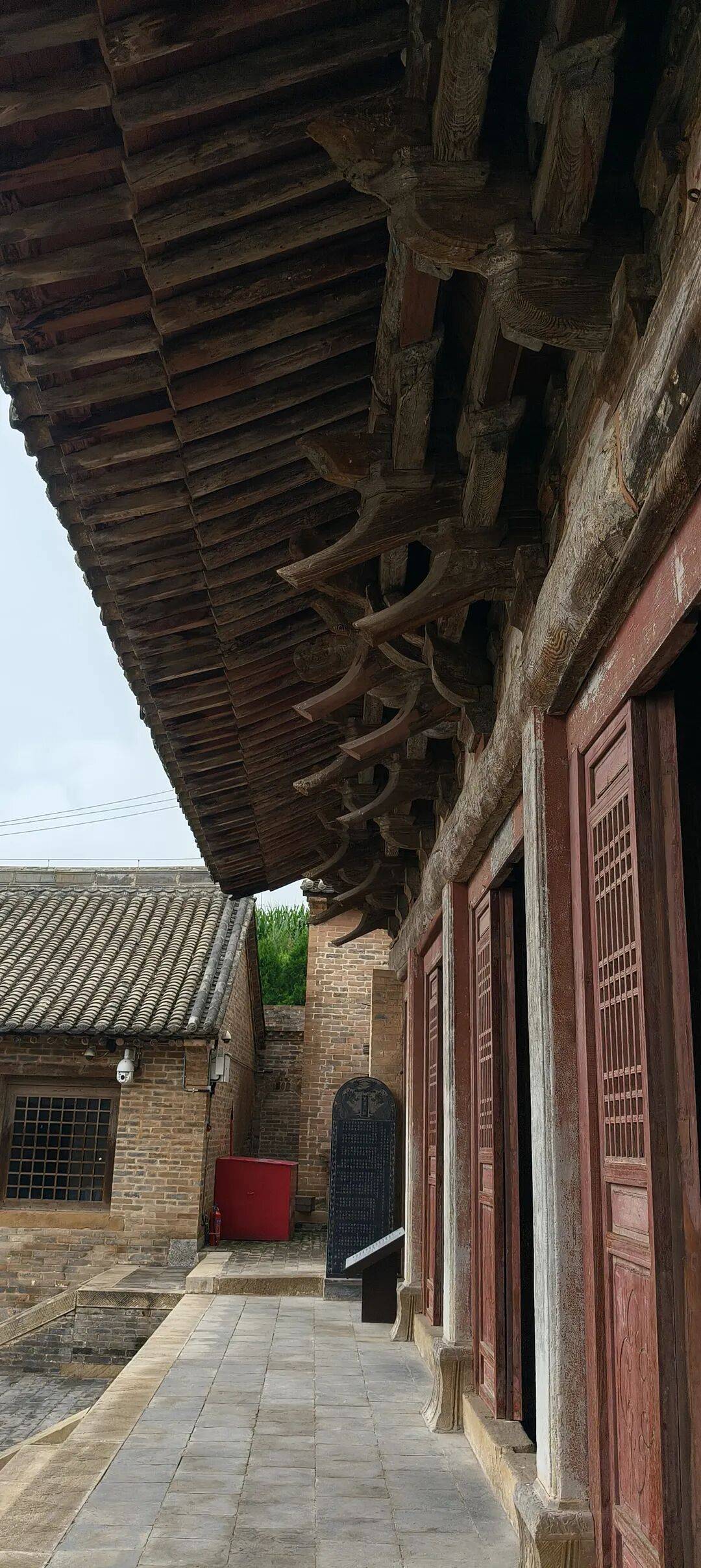 千里单骑走秦晋之三十：在高平崇明寺，遇上最早的宋代建筑，淋了一场大雨去冶底，看到活着的冶底岱庙