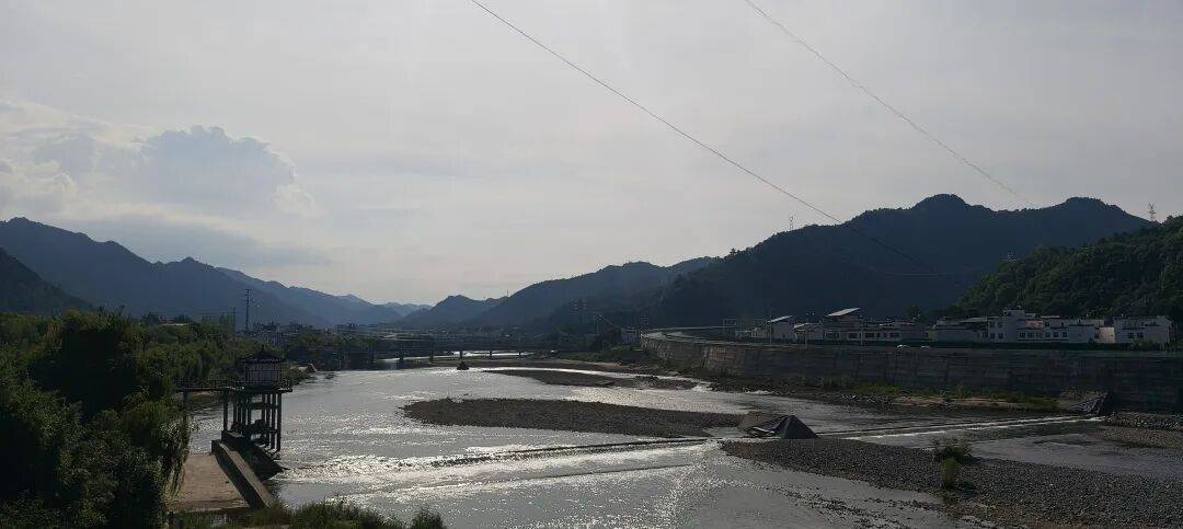 千里单骑走秦晋之三十五：从河南卢氏县到陕西山阳县，遇见五里川绝美丹崖仙境