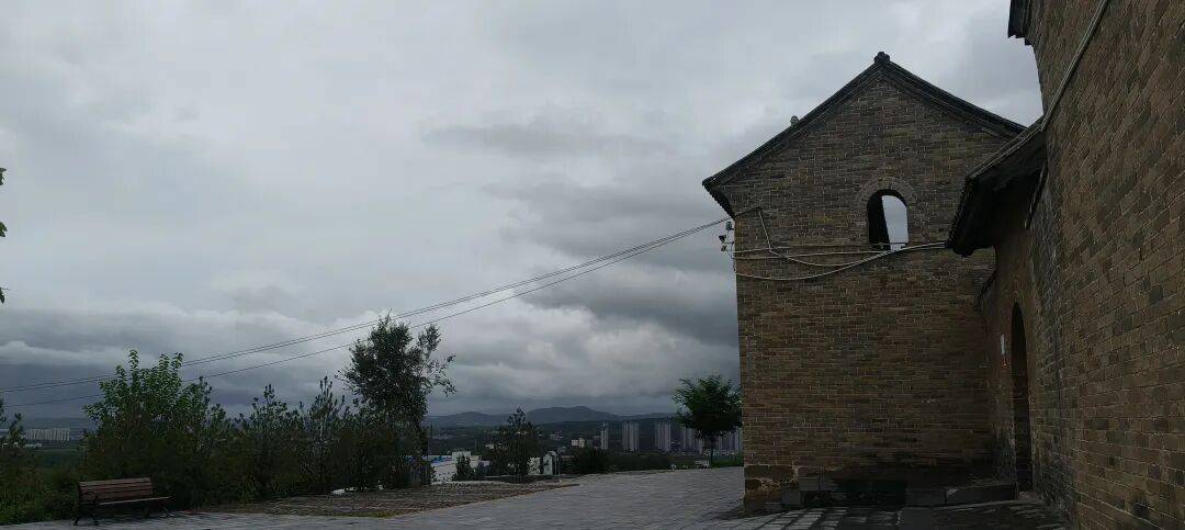 千里单骑走秦晋之二十四    在高平，冒雨游铁佛寺，躲进博物馆