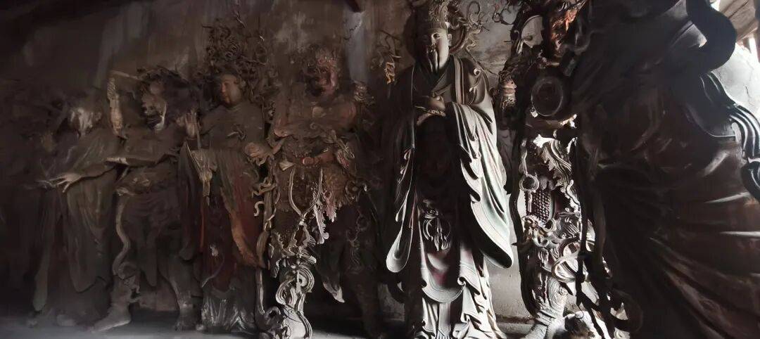 千里单骑走秦晋之二十四    在高平，冒雨游铁佛寺，躲进博物馆