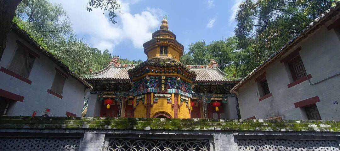 千里单骑走秦晋之二十六   在高平，有一座深山石窟秘境