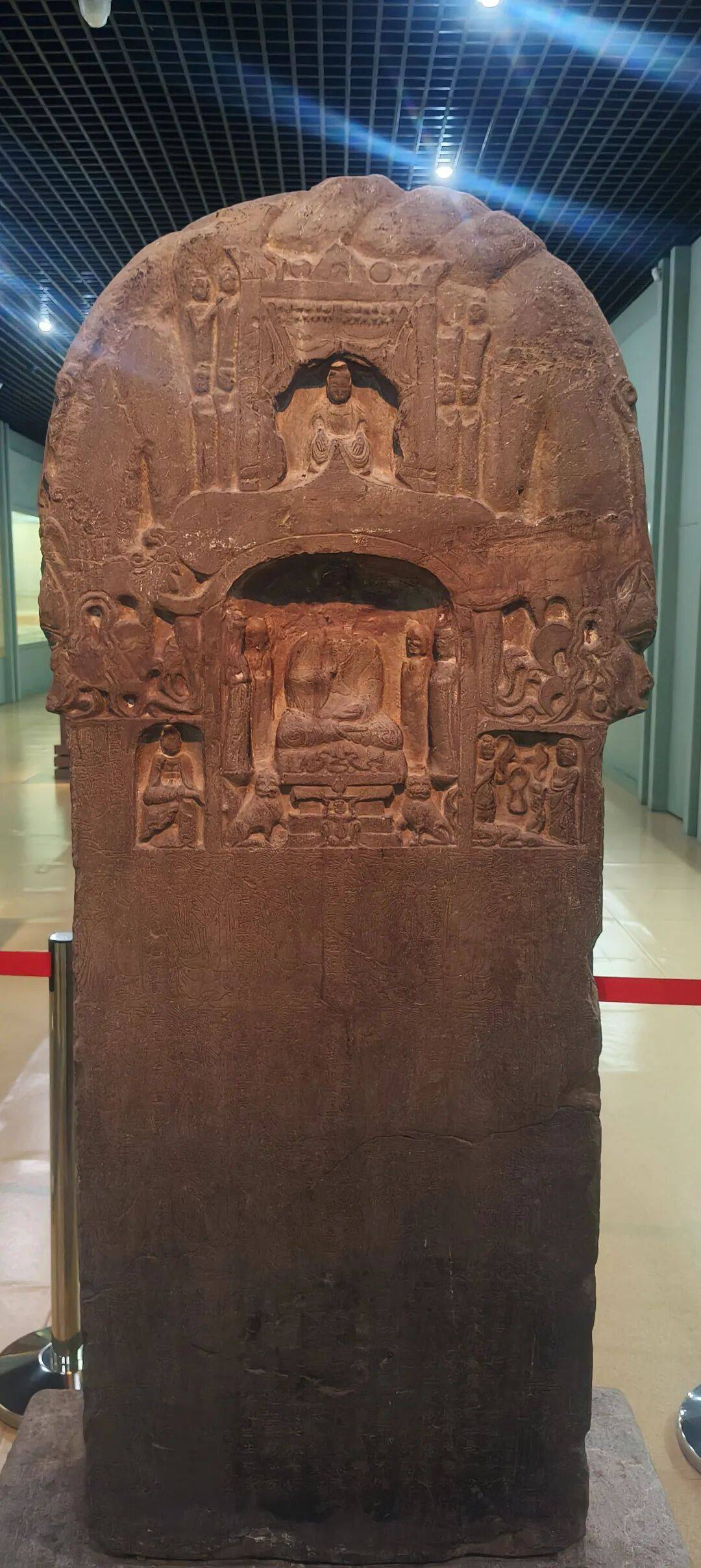 千里单骑走秦晋之二十四    在高平，冒雨游铁佛寺，躲进博物馆