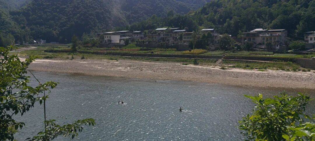 千里单骑走秦晋之三十五：从河南卢氏县到陕西山阳县，遇见五里川绝美丹崖仙境